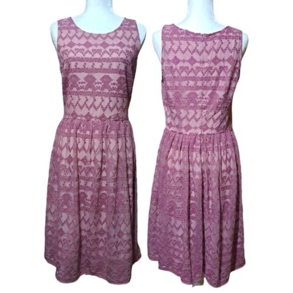 Sundance in A Heartbeat Lace Embroidered Dress Mauve Fit And Flare Sleeveless 8